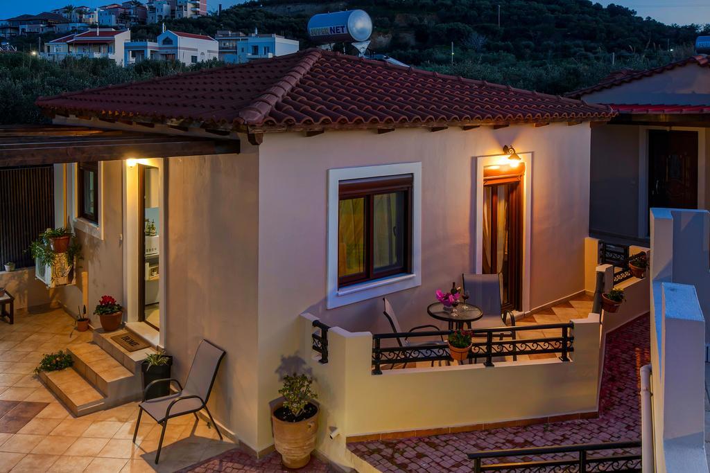 Kyriaki'S Cozy Apartments Agia Marina Esterno foto